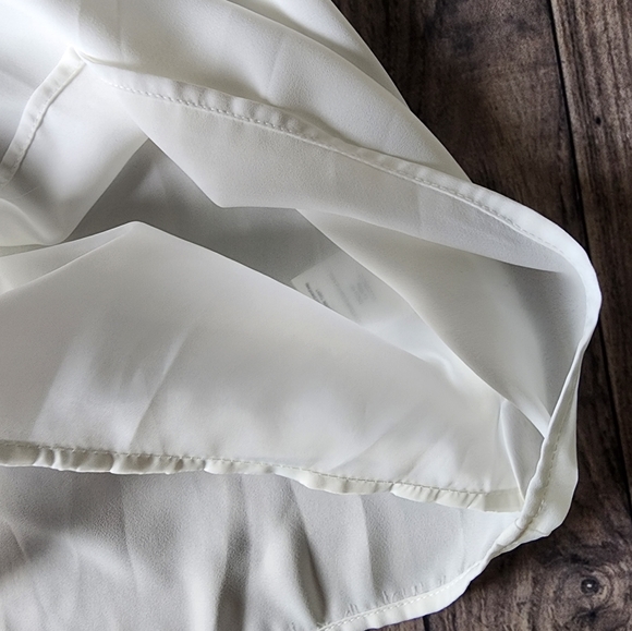 Covington white flowy/sheer tank - Picture 5 of 8